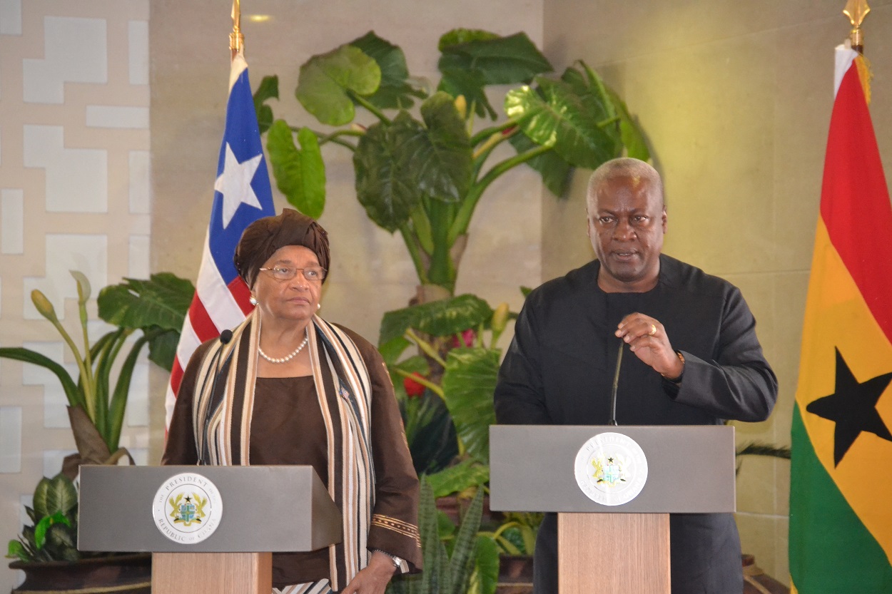 Both Presidents at Press Stakeout following the signing of Cooperation Agreements (1)